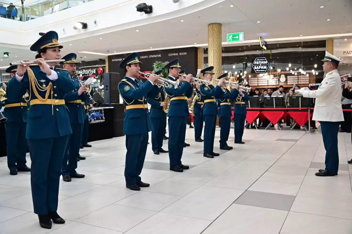 Астанада әскери музыканттар әсерлі концерт ұйымдастырды