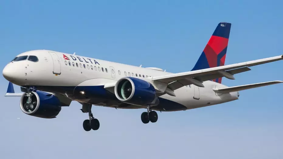 Рейс авиакомпании Delta с направлением на юг вернулся в Бостон из-за обнаружения «дымового запаха» в салоне.