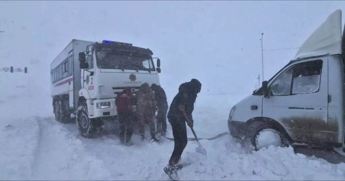   Боран салдарынан көлік қозғалысына шектеу қойылып, балалар онлайн оқитын болды   