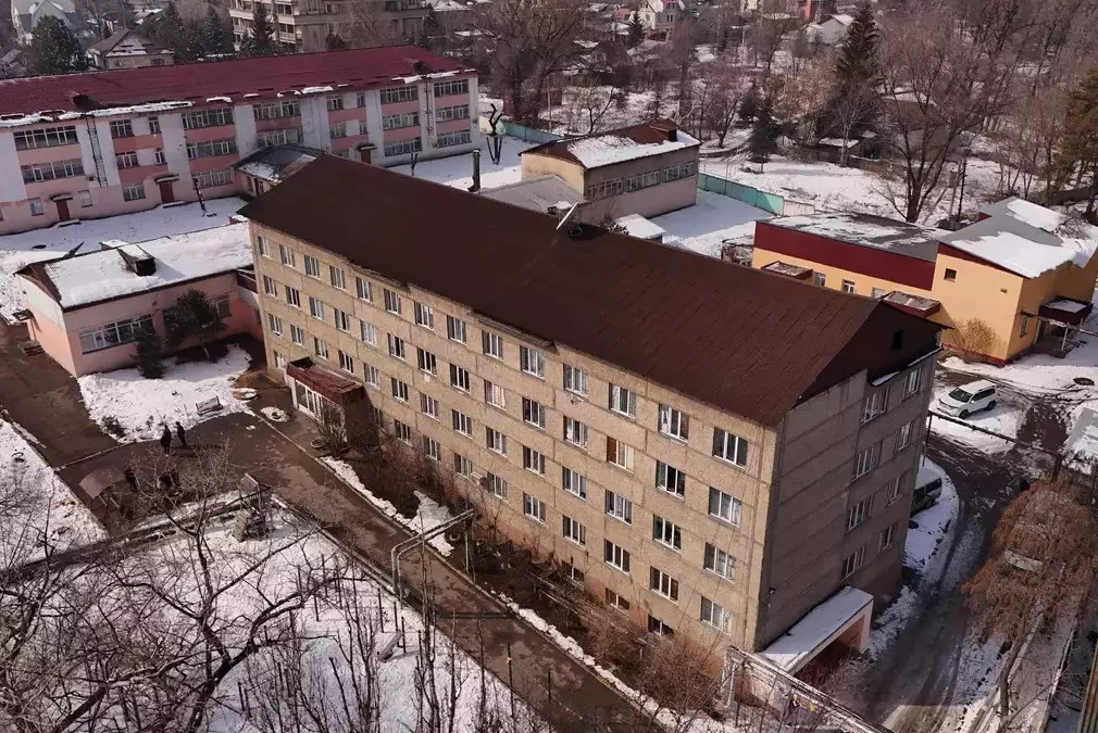 Не хотим переезжать в степь рядом с тюрьмой – воспитанники детдома в Алматы