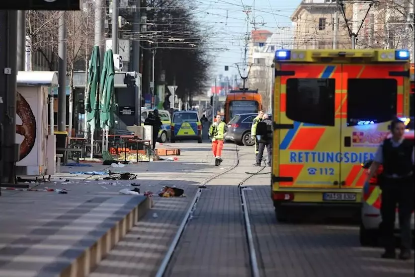 Автомобиль врезался в людей в Германии