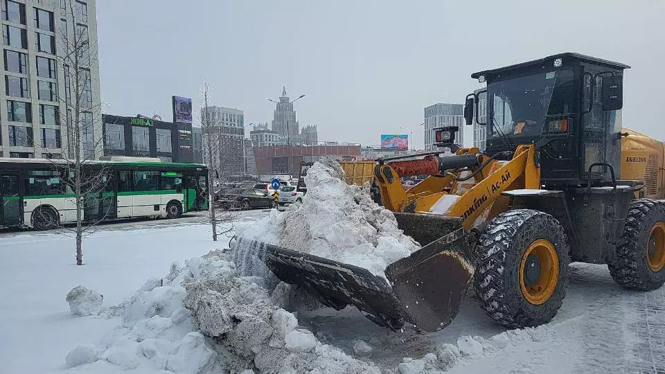 Астанадан бір түнде 21 мың текше метрден астам қар шығарылды