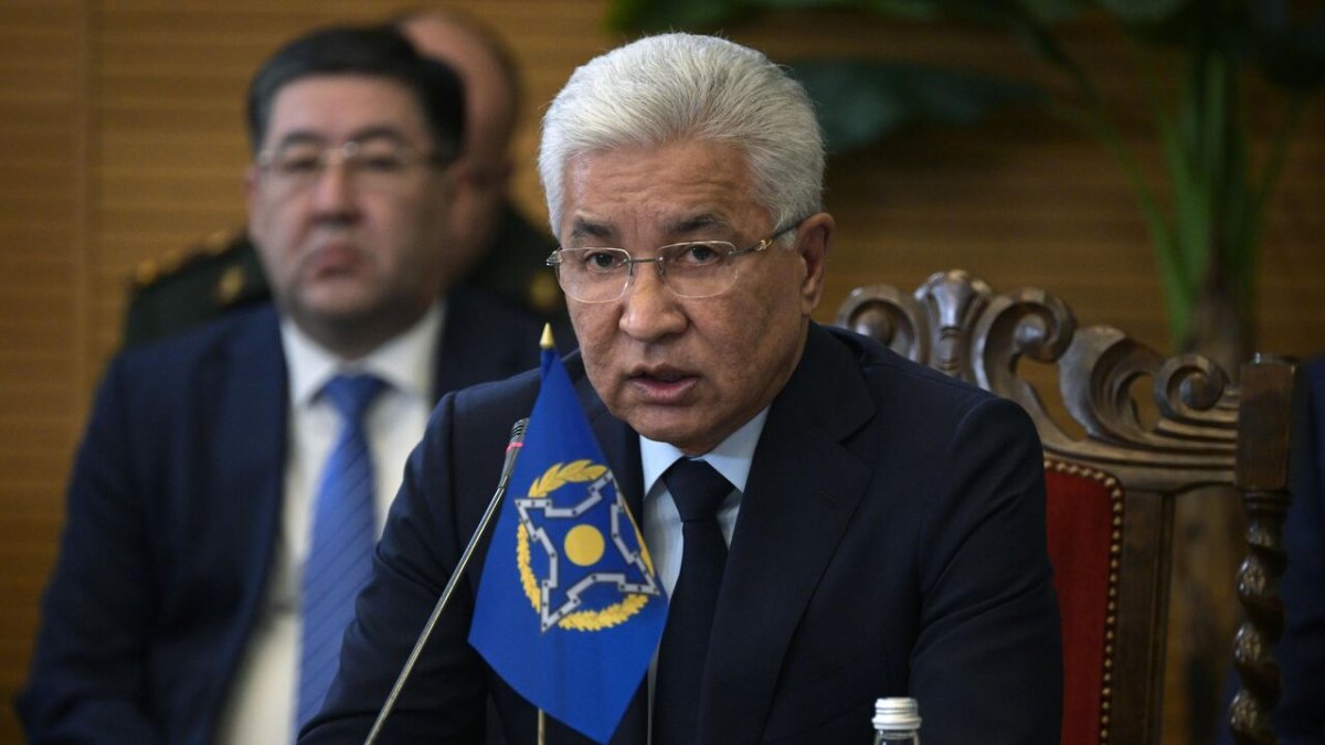 Генсек ОДКБ прокомментировал слова Макрона о ядерном оружии для ЕС