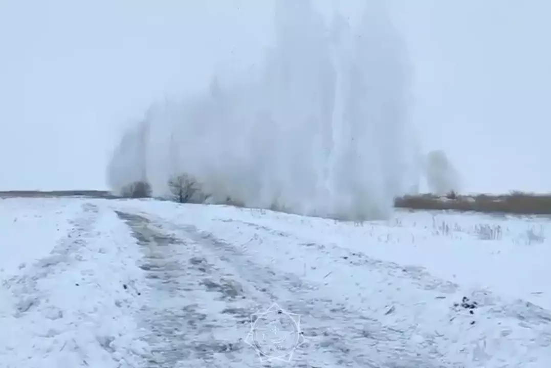 Спасатели подорвали водоемы в Костанайской области