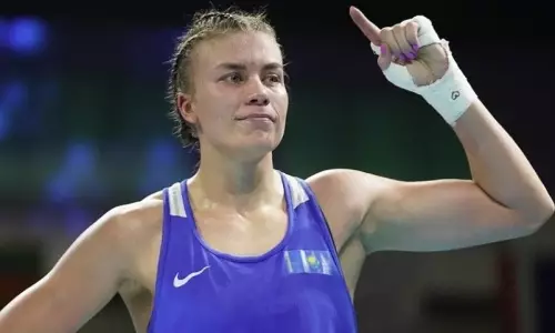 Красавица-боксерша из Казахстана побила восьмикратную чемпионку и выиграла медаль ЧМ-2025