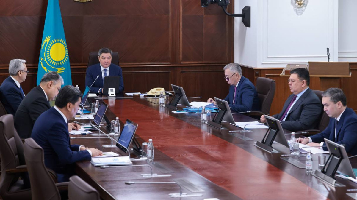 Бектенов потребовал ускорить внедрение проектов по переработке отходов