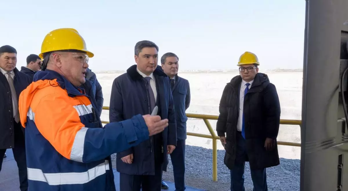 Олжас Бектенов Павлодар облысының өндіріс орындарын аралады