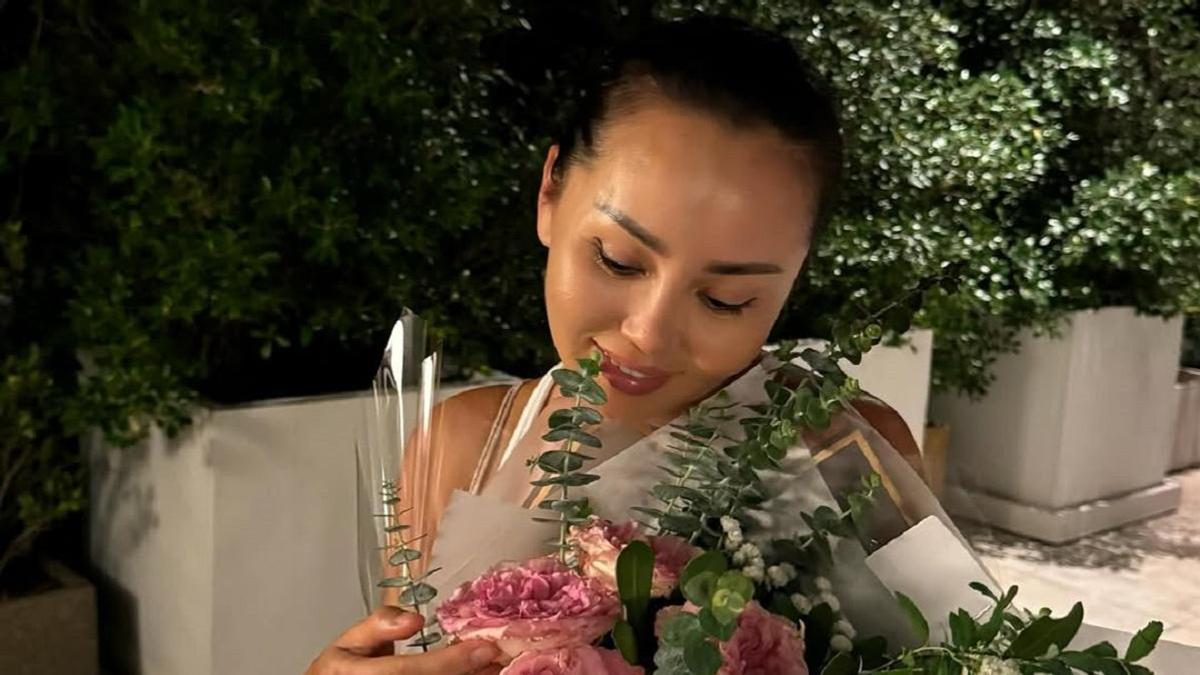 51-летняя Баян Алагузова показала семимесячных дочерей (фото)
