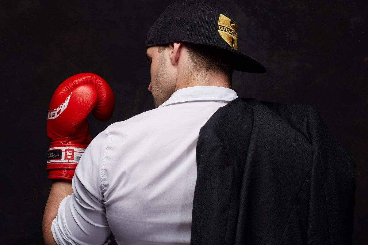 Боец UFC из Узбекистана призвал отказаться от участия в казахстанской бойцовской лиге