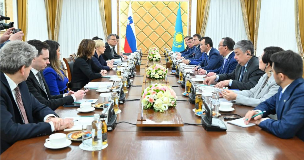   Словения Президентімен кездесті   