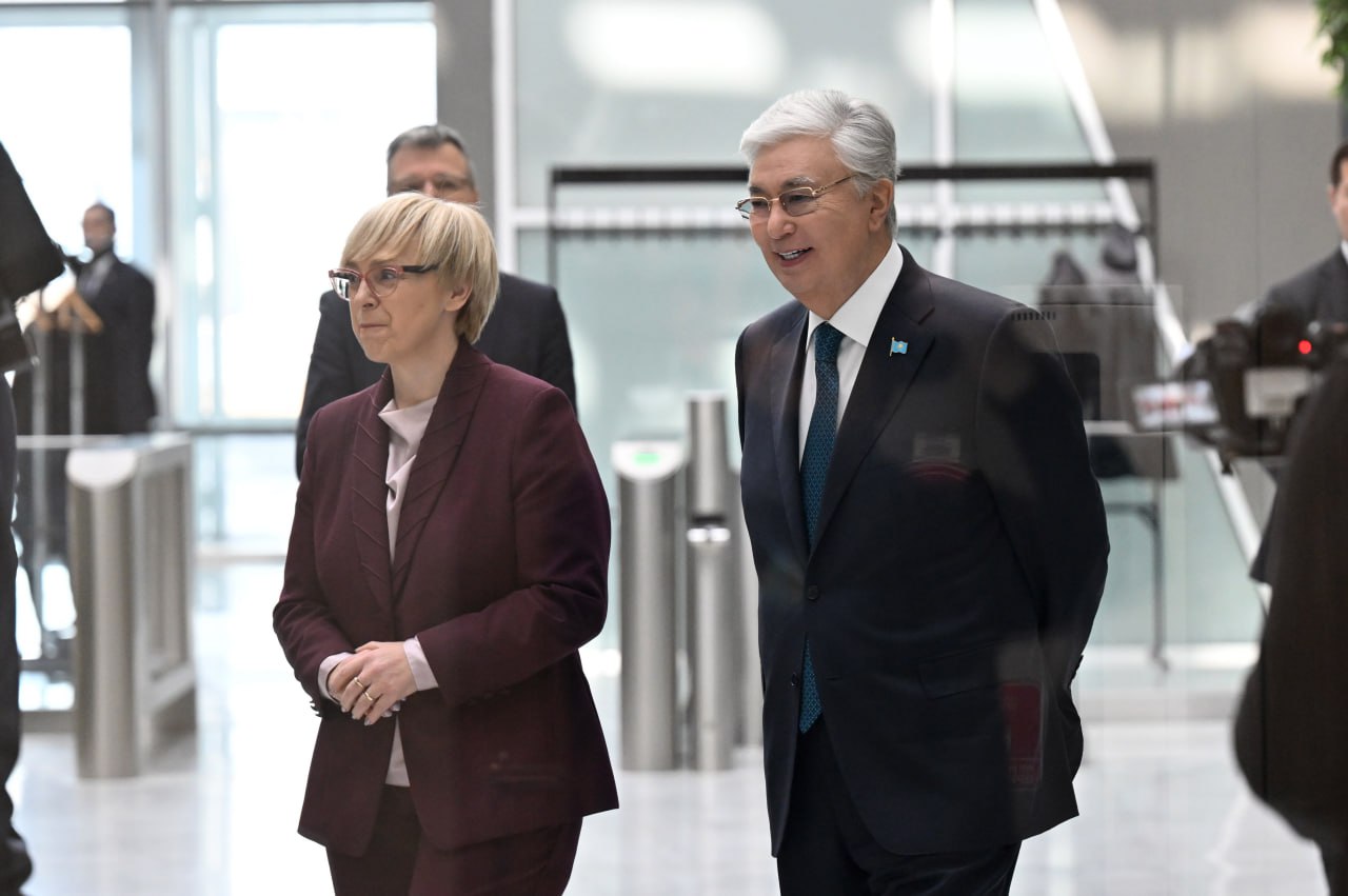 Президенты Казахстана и Словении посетили МФЦ Астана