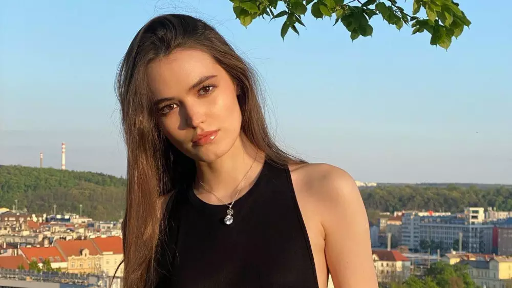 Казахстанка стала лицом ювелирной коллекции Louis Vuitton