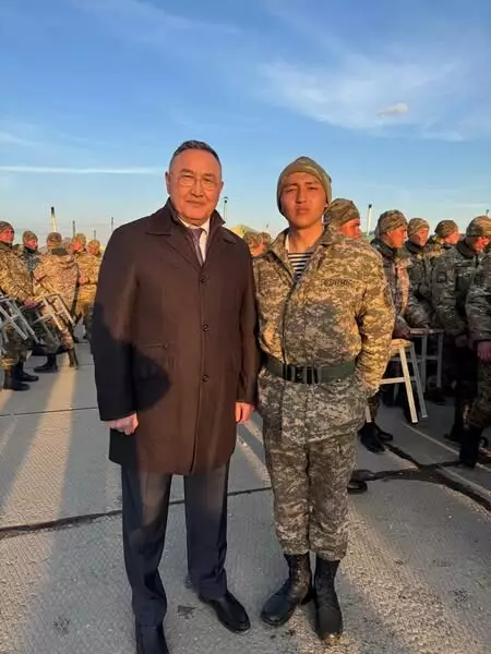 Зауытбек Тұрысбеков жас сақшылармен арнайы кездесу өткізді