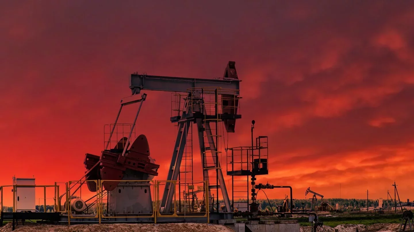 ОПЕК+ начнёт увеличивать добычу нефти с мая