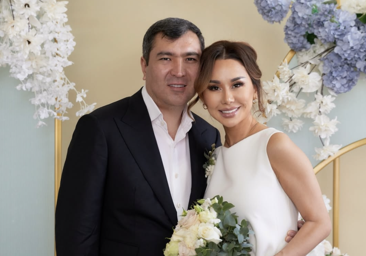 «Саған ешкім тең келмейді»: Динара Сәтжан күйеуін көпшілікке жария етті (ФОТО)