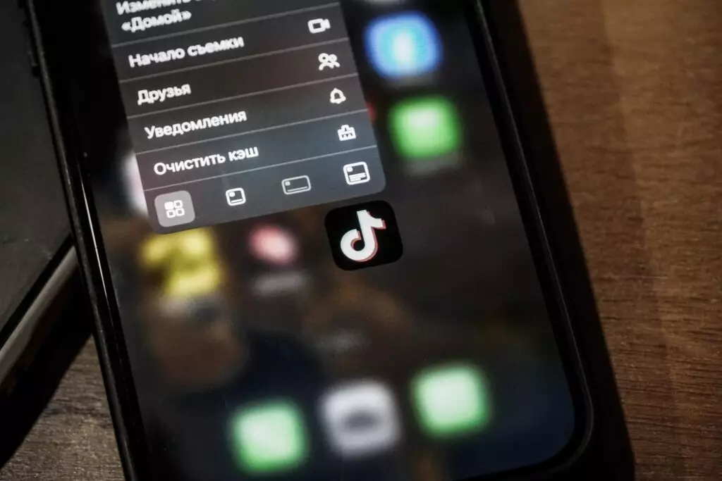 Трамп продлил работу TikTok в США