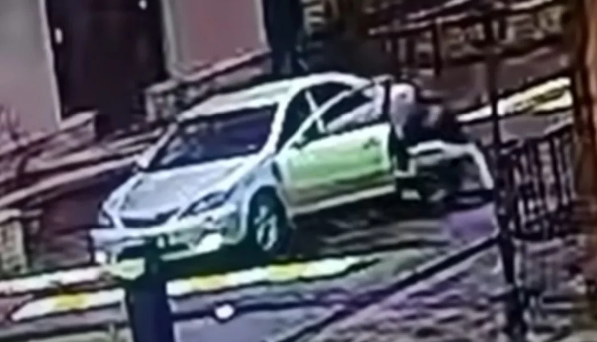 Водитель жестоко избил охранника ЖК в Алматы (ВИДЕО)