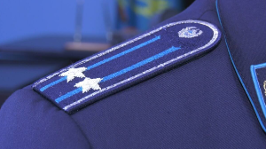 Алматыда тұрғын үй кешенінің күзетшісін ұрып кетті