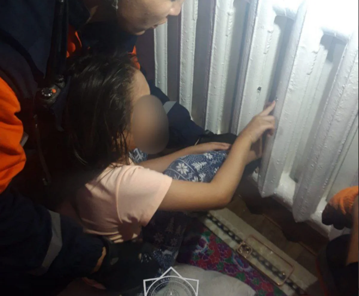 7-летняя девочка застряла ногой в радиаторе в Кызылорде