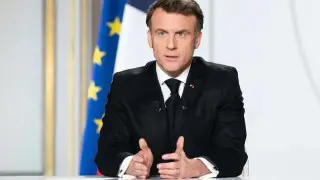 Бейбіт тұрғындар мен балалар қаза табуда: Макрон “Путин арадағы келісімге пысқырып та қараған жоқ” деп қатты ашуланды