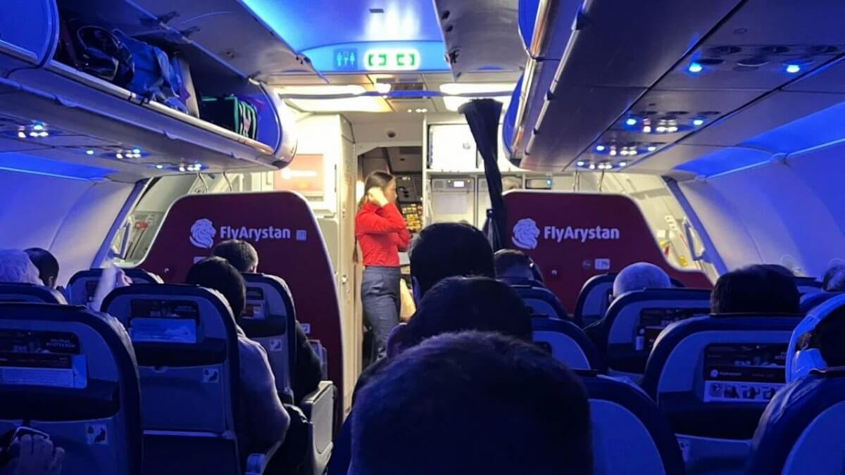 "FlyArystan" ұшағы бортында терроризм туралы хабарлаған жолаушыға сот үкімі шықты