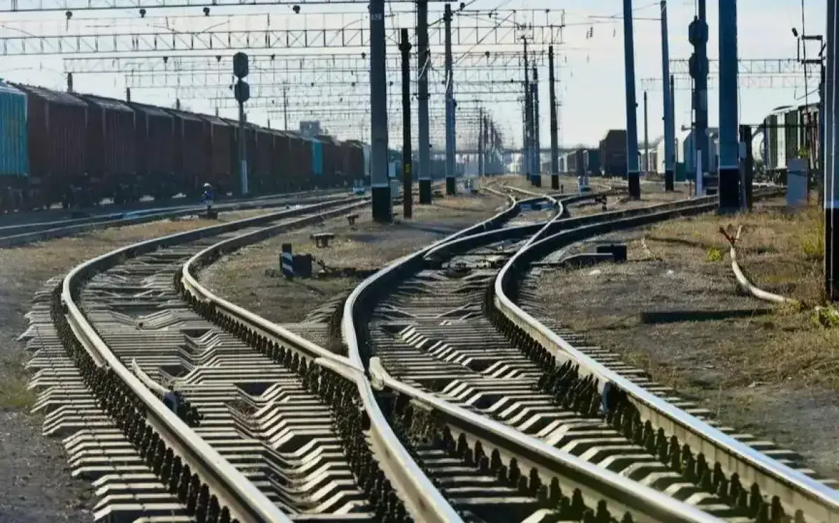 Павлодарда ер адам пойыз астына түсіп мерт болды