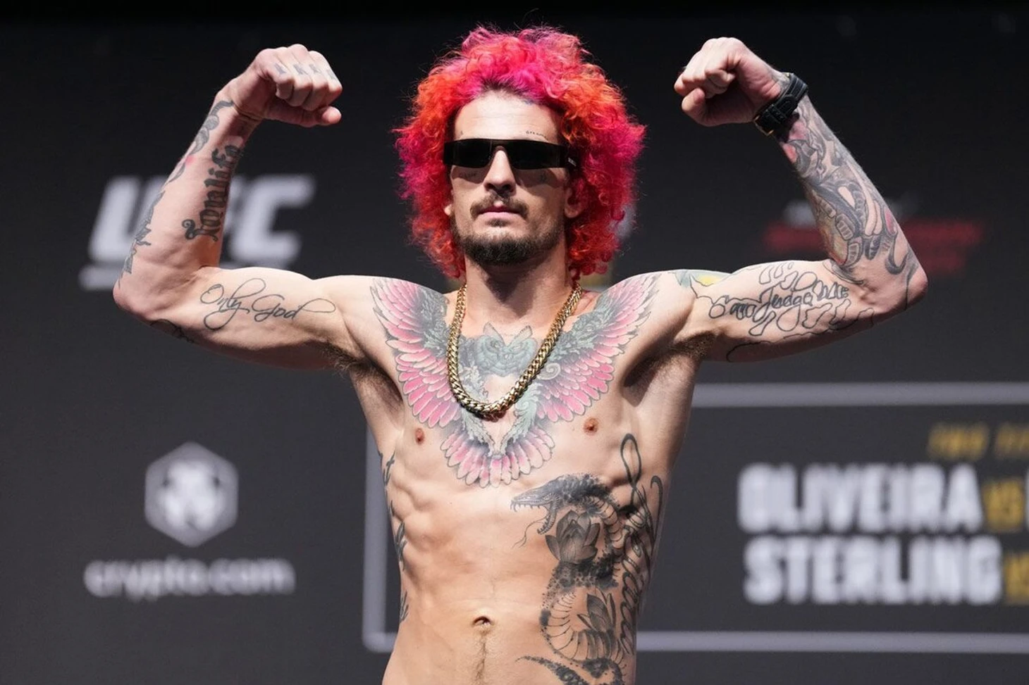 UFC экс-чемпионы: «Топурия Махачевті нокаутқа түсіре алады»