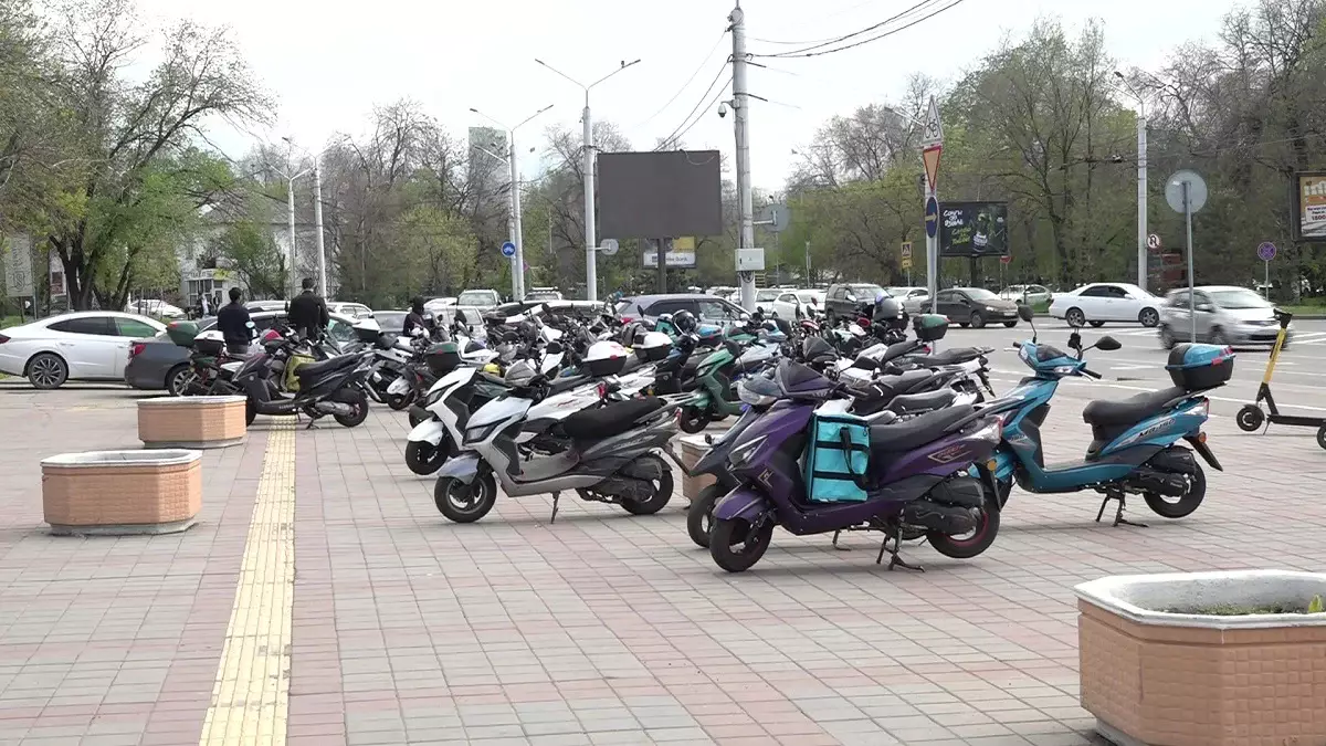 Алматыда мопедттерді тіркеу қалай жүріп жатыр