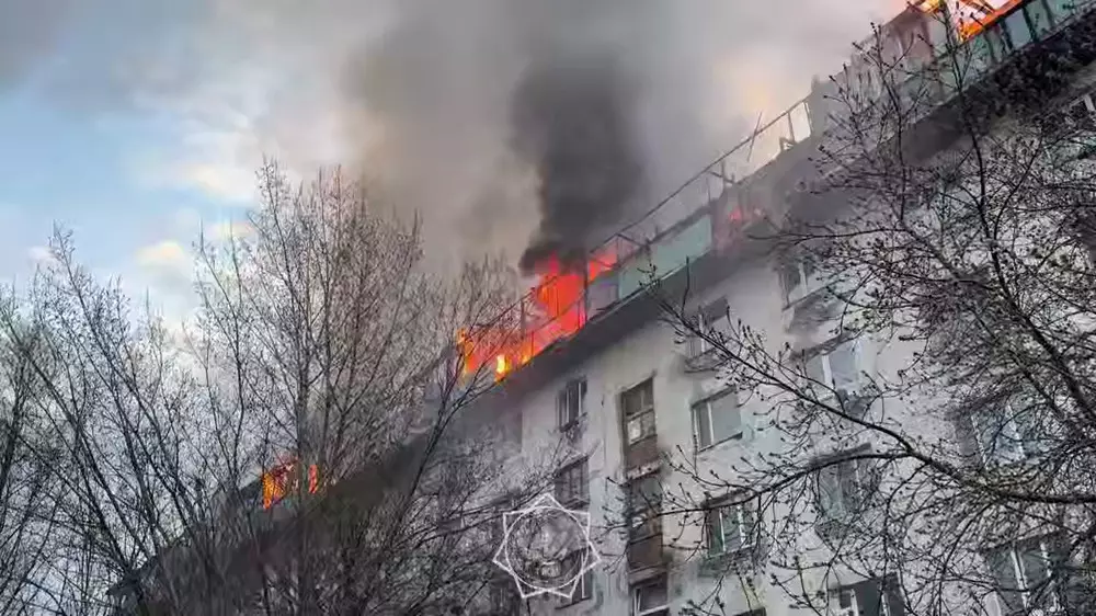 Шестиэтажное общежитие горело в Астане