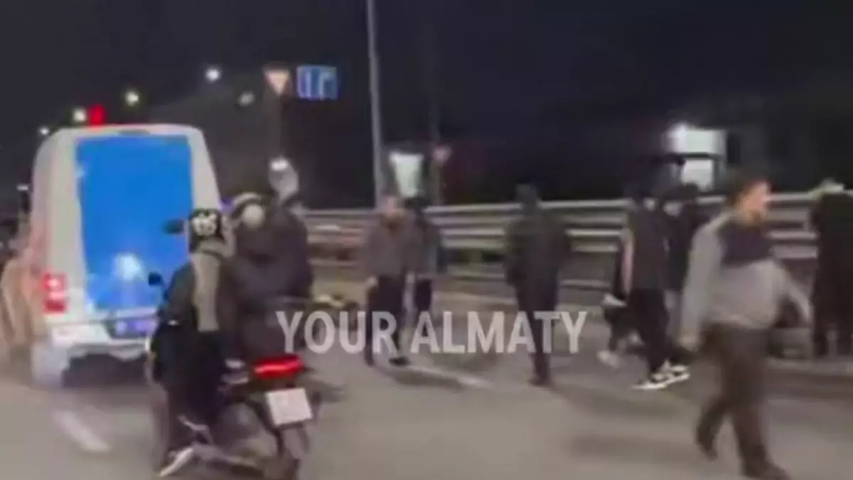 Алматыда мопед жүргізушісі екі адамның өмірін қиды