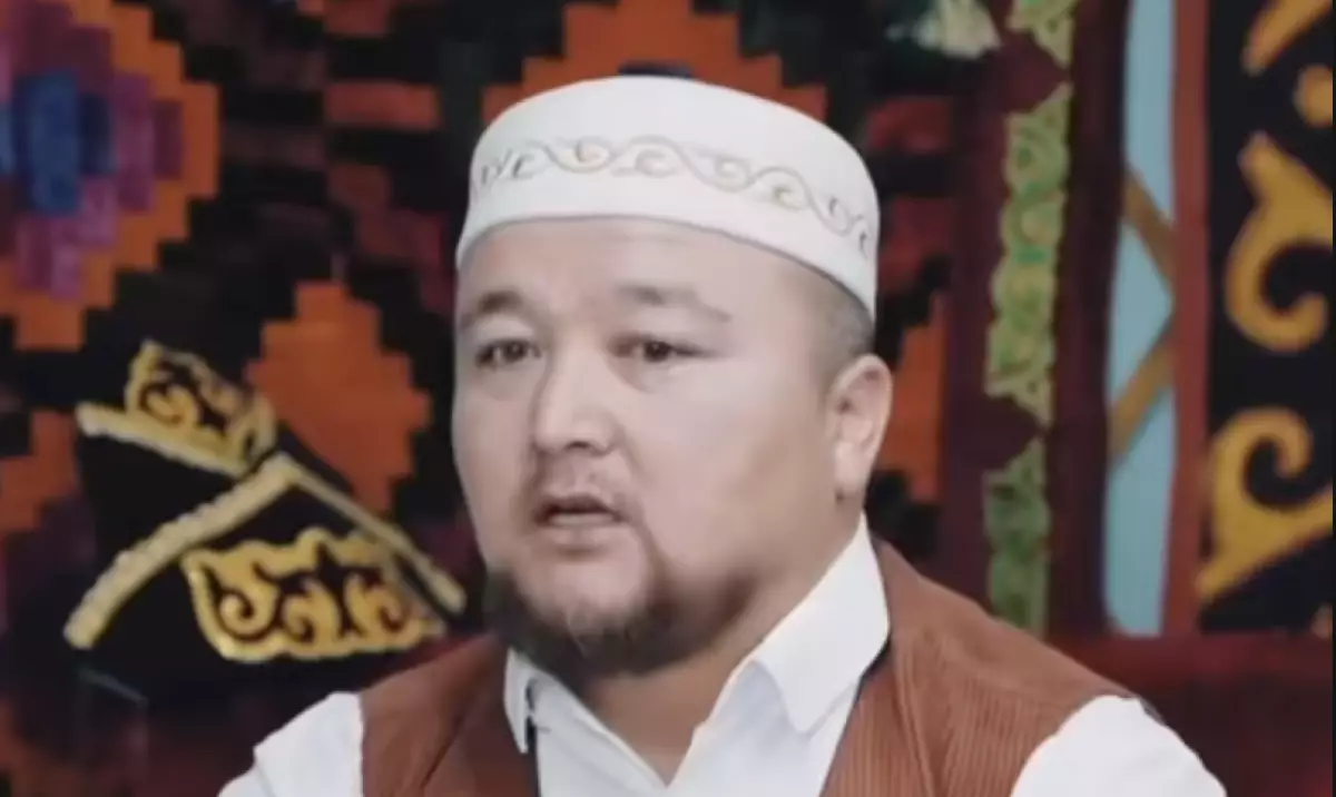 «Орамал тағып та аузы көпіріп жүргендер бар»: Имам хиджаб киетін қыздар туралы айтты (ВИДЕО)