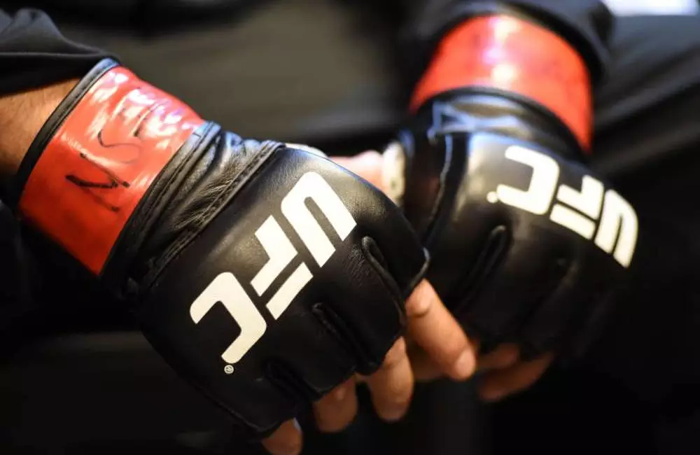 У бывшего чемпиона UFC украли чемпионский пояс