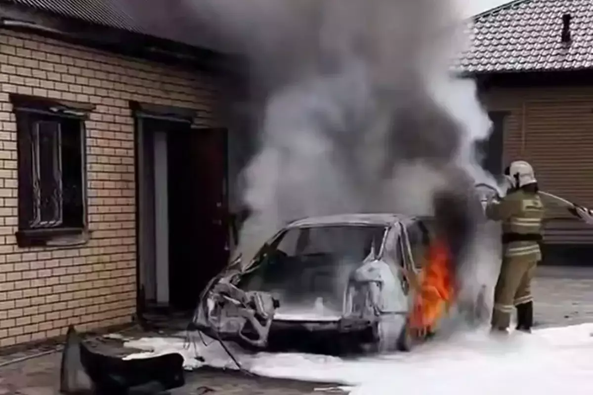 Атырауда ана мен бала өртеніп кете жаздады
