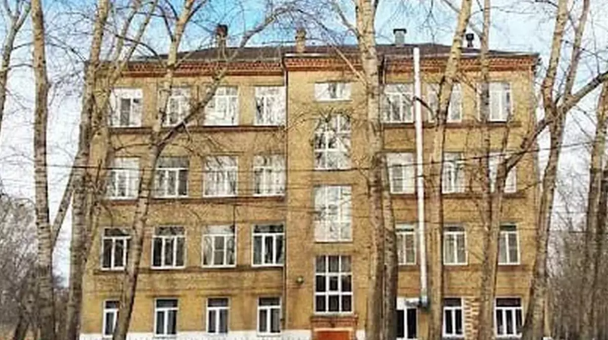 Вооружённый мужчина ворвался в школу в Челябинске