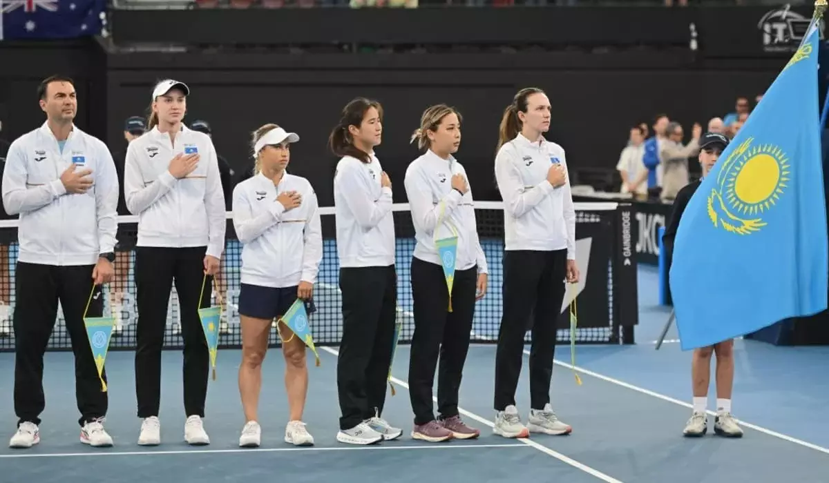 Елена Рыбакина принесла победу Казахстану над семикратными чемпионками «Кубка Билли Джин Кинг»