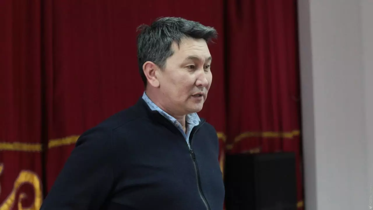Журналиста Лукпана Ахмедьярова задержали в Астане
