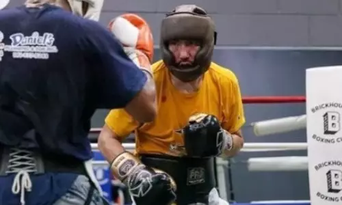 "Нокаутпен аяқталған спарринг": Жәнібек Әлімханұлы әлем чемпионымен жұдырықтасты (ВИДЕО)