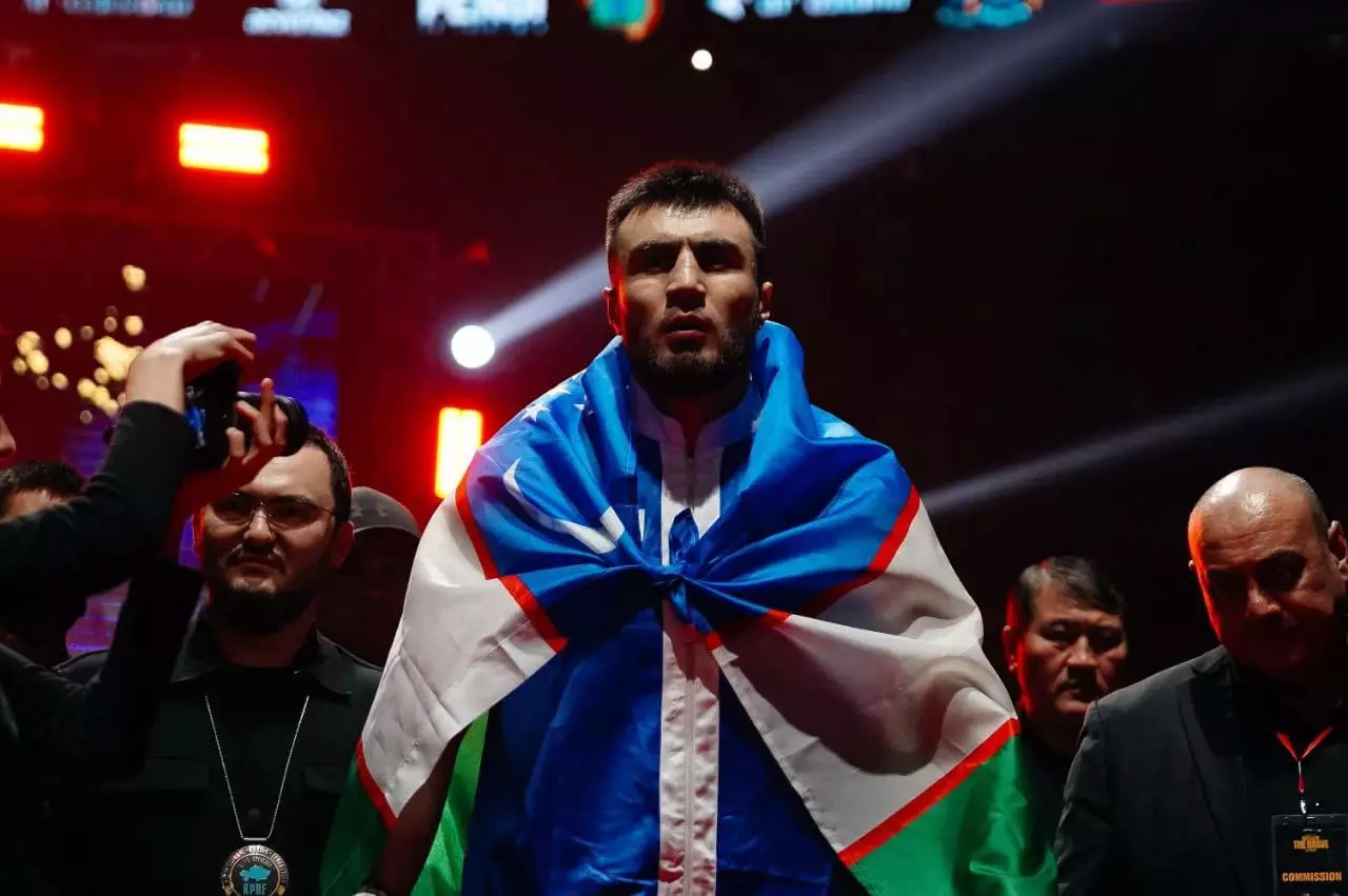 Астанадағы айқастан кейін IBF Баходир Жалоловқа қатысты шешім шығарды