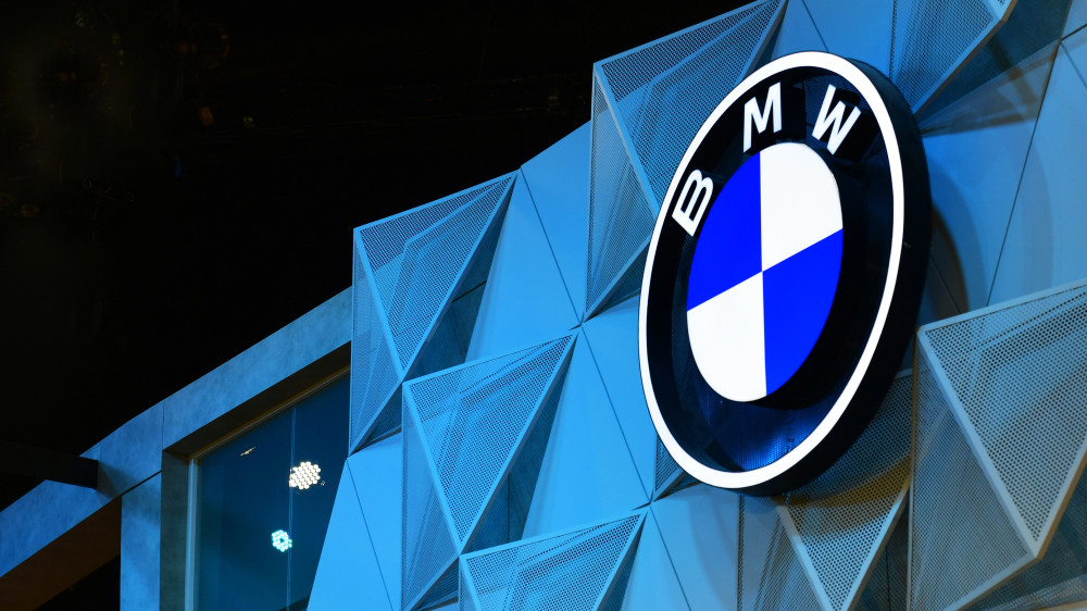 Пошлины разделили автогигантов: Audi остановила поставки, BMW наращивает производство