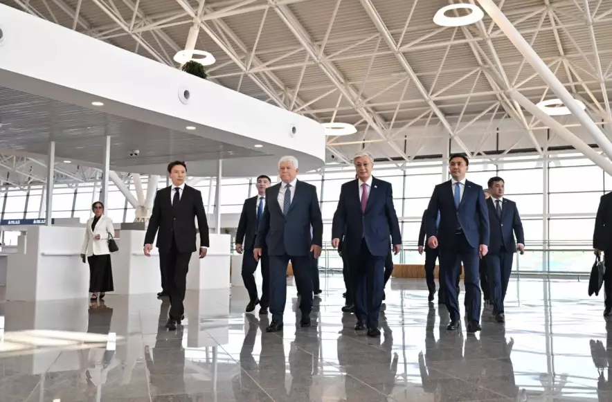 Тоқаев Шымкент әуежайының жаңа терминалын аралады