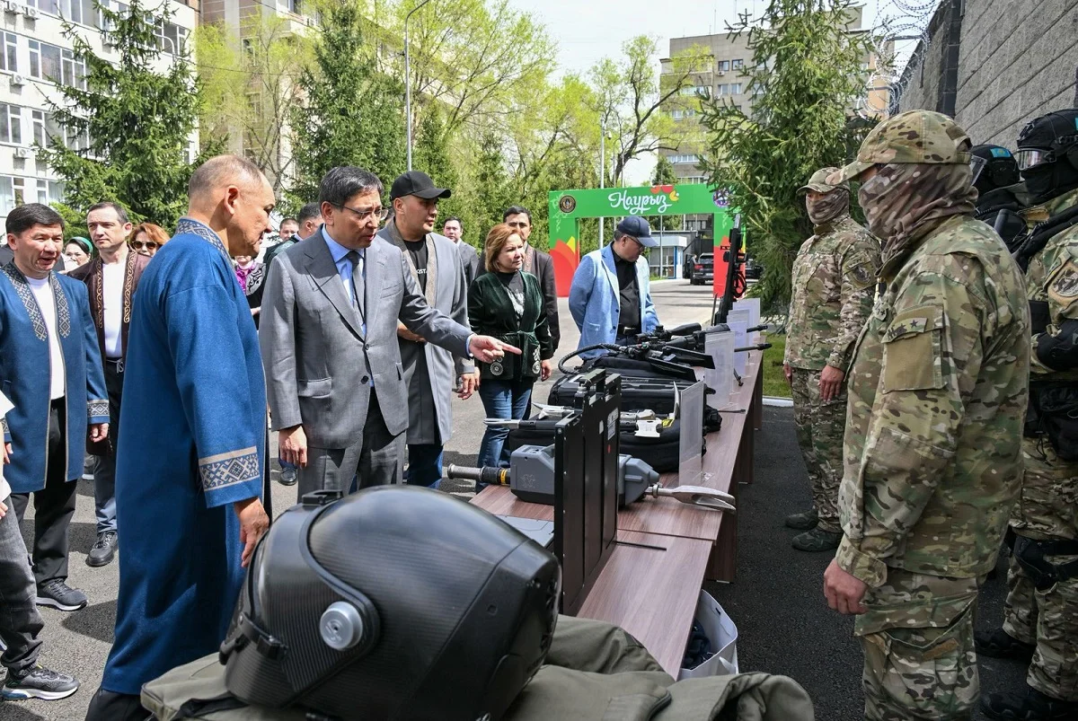 Алматы әкімі қалалық Полиция департаментінің жаңартылған инфрақұрылымымен танысты