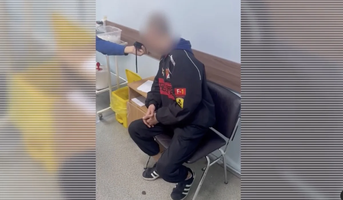 Алматыда жас жігіт мас күйінде мопед жүргіземін деп куәлігінен 7 жылға айырылды