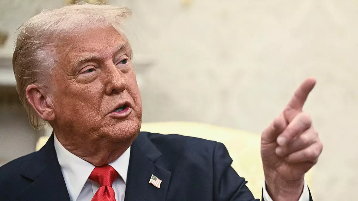 Трамп и официальные лица вступили в напряженный диалог с журналистом CNN о депортации гражданина Сальвадора.