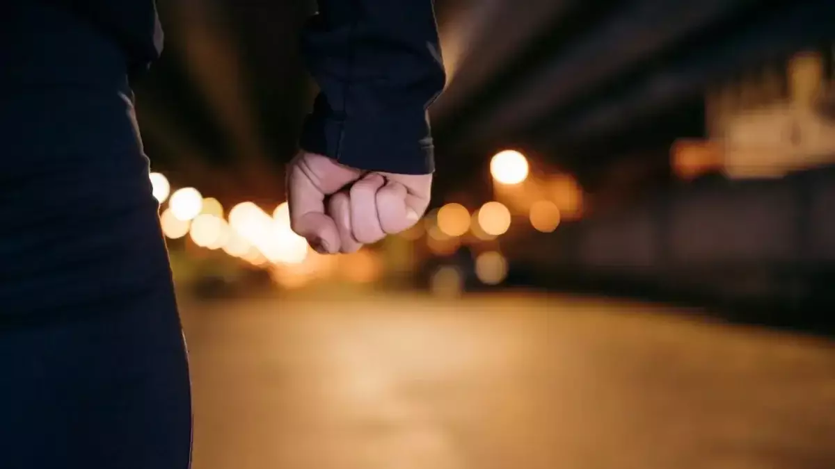 «Ұрып-соғып, ақша жинайды»: Бейнеуде ата-аналар балаларының өмірі үшін қорқып отыр