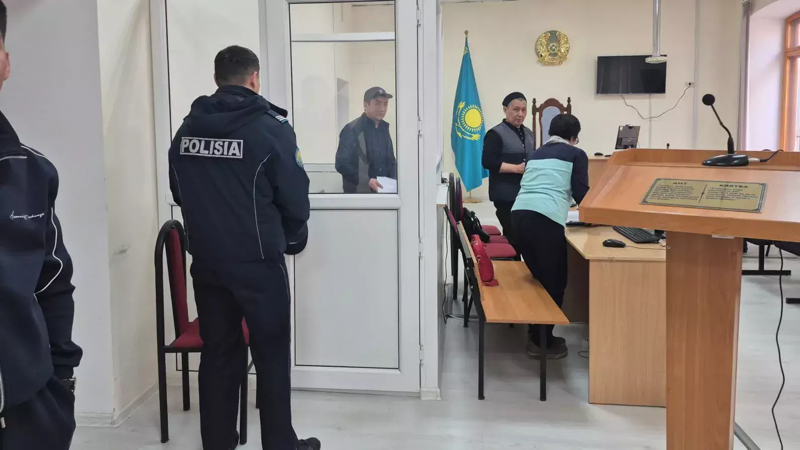 9 лет за убийство лучшего друга: суд Уральска вынес приговор - новости на Lada.kz 15.04.2025
