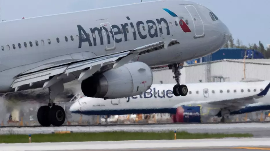 American Airlines предложит бесплатный интернет на борту, следуя примеру конкурентов United и Delta.