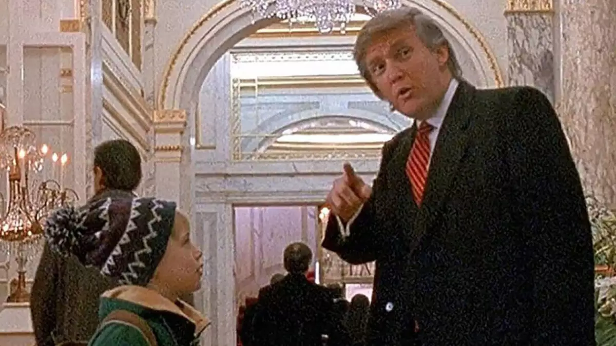"Үйде жалғыз қалғанда-2": фильм режиссері Трамп түскен эпизодты қиып тастағысы келеді