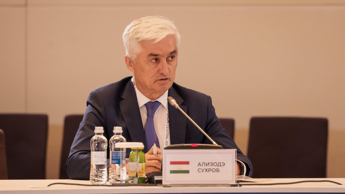 Тәжікстандық сарапшы БАҚ-тың рөліне қатысты мәселе көтерді