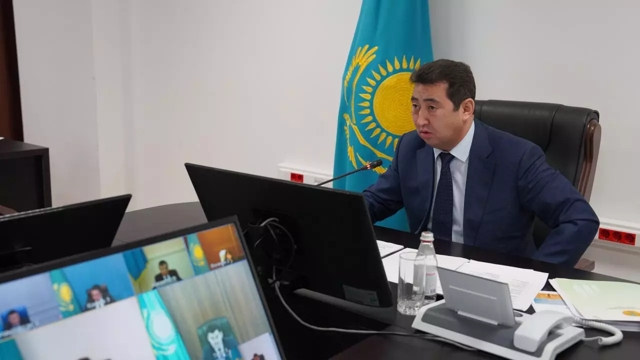 Айдарбек Сапаров поручил регионам усилить подготовку к посевной кампании