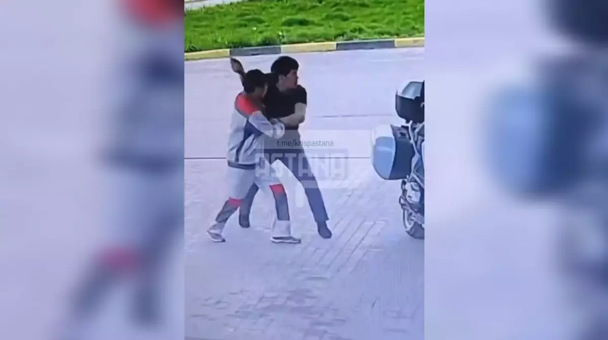 Мотоциклиста из РФ ударили ножом — теперь угрожают и в Алматы